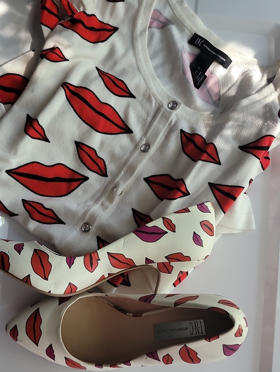 INC International Concepts Shoes - INC International Concepts White with Red Lip Print Heel Shoes 8.5